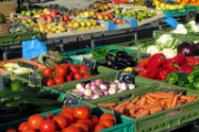 Un marché de légumes