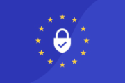 Riproduzione della bandiera dell’Unione europea con un lucchetto al centro.