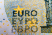 Zoom su una banconota da 5 euro
